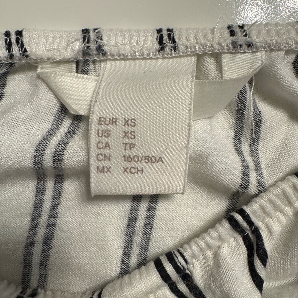 Striped Off-Shoulder Top - Picture 4 of 5
